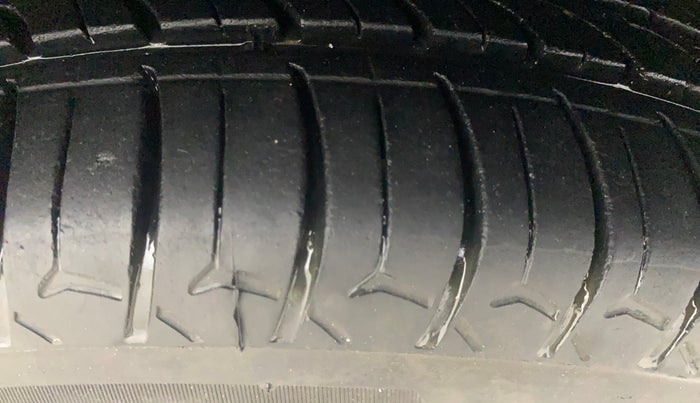 2015 Honda Jazz 1.2L I-VTEC SV, Petrol, Manual, 70,291 km, Right Front Tyre Tread