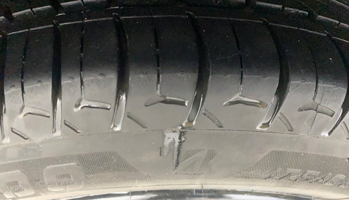 2015 Honda Jazz 1.2L I-VTEC SV, Petrol, Manual, 70,291 km, Right Rear Tyre Tread