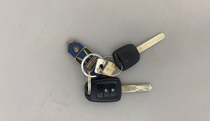 2015 Honda Jazz 1.2L I-VTEC SV, Petrol, Manual, 70,291 km, Key Close Up