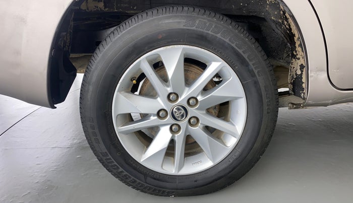 2018 Toyota Innova Crysta 2.4 GX 7 STR, Diesel, Manual, 78,762 km, Right Rear Wheel