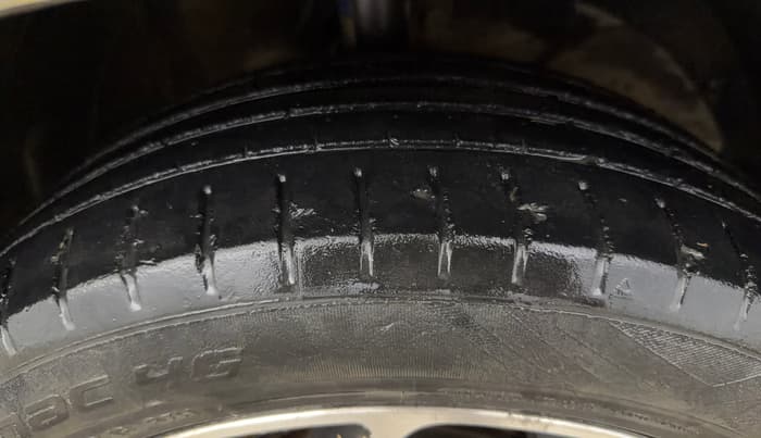 2021 Maruti Baleno ZETA CVT PETROL 1.2, Petrol, Automatic, 39,543 km, Right Front Tyre Tread