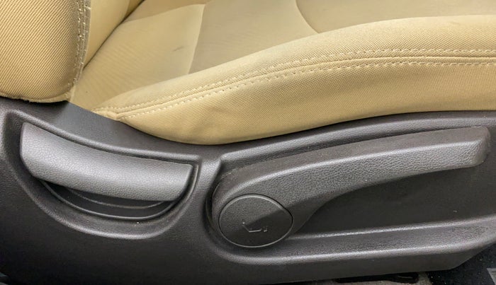2014 Hyundai New Elantra S 1.6 MT, Diesel, Manual, 53,712 km, Driver Side Adjustment Panel
