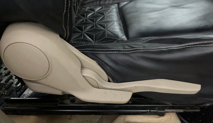2020 Maruti Dzire VXI, Petrol, Manual, 89,907 km, Driver Side Adjustment Panel
