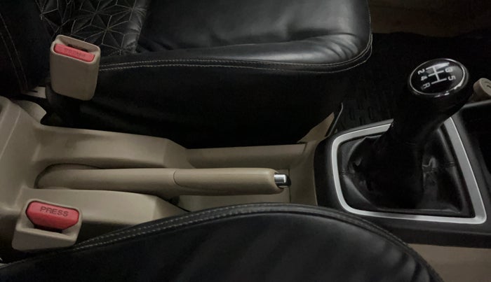 2020 Maruti Dzire VXI, Petrol, Manual, 89,907 km, Gear Lever