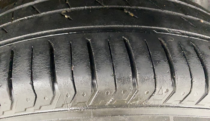 2022 Tata PUNCH ACCOMPLISHED MT, Petrol, Manual, 32,572 km, Left Rear Tyre Tread