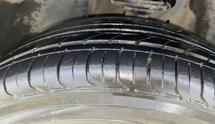 2017 Maruti IGNIS ALPHA 1.2 AMT, Petrol, Automatic, 46,997 km, Left Front Tyre Tread