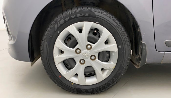 2014 Hyundai Grand i10 SPORTZ AT 1.2 KAPPA VTVT, Petrol, Automatic, 36,124 km, Left Front Wheel
