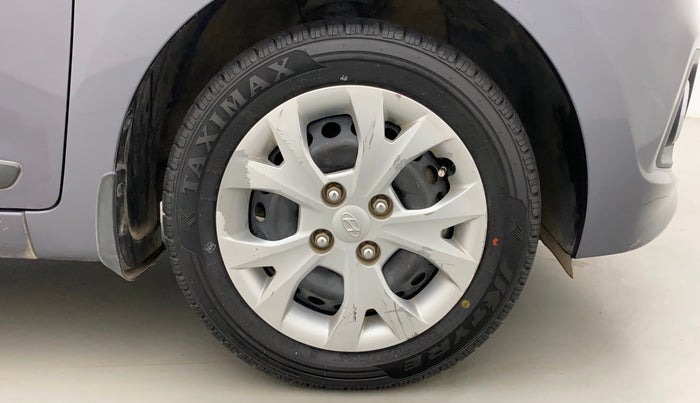 2014 Hyundai Grand i10 SPORTZ AT 1.2 KAPPA VTVT, Petrol, Automatic, 36,124 km, Right Front Wheel