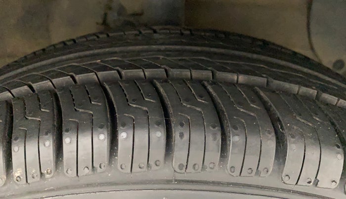 2014 Hyundai Grand i10 SPORTZ AT 1.2 KAPPA VTVT, Petrol, Automatic, 36,124 km, Right Front Tyre Tread