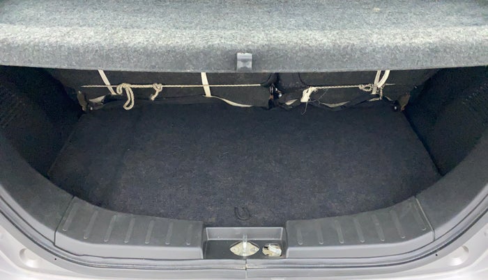 2014 Maruti Wagon R 1.0 VXI, Petrol, Manual, 59,918 km, Boot Inside
