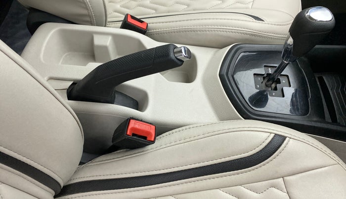 2021 Mahindra XUV300 1.2 W6 AT, Petrol, Automatic, 13,194 km, Gear Lever