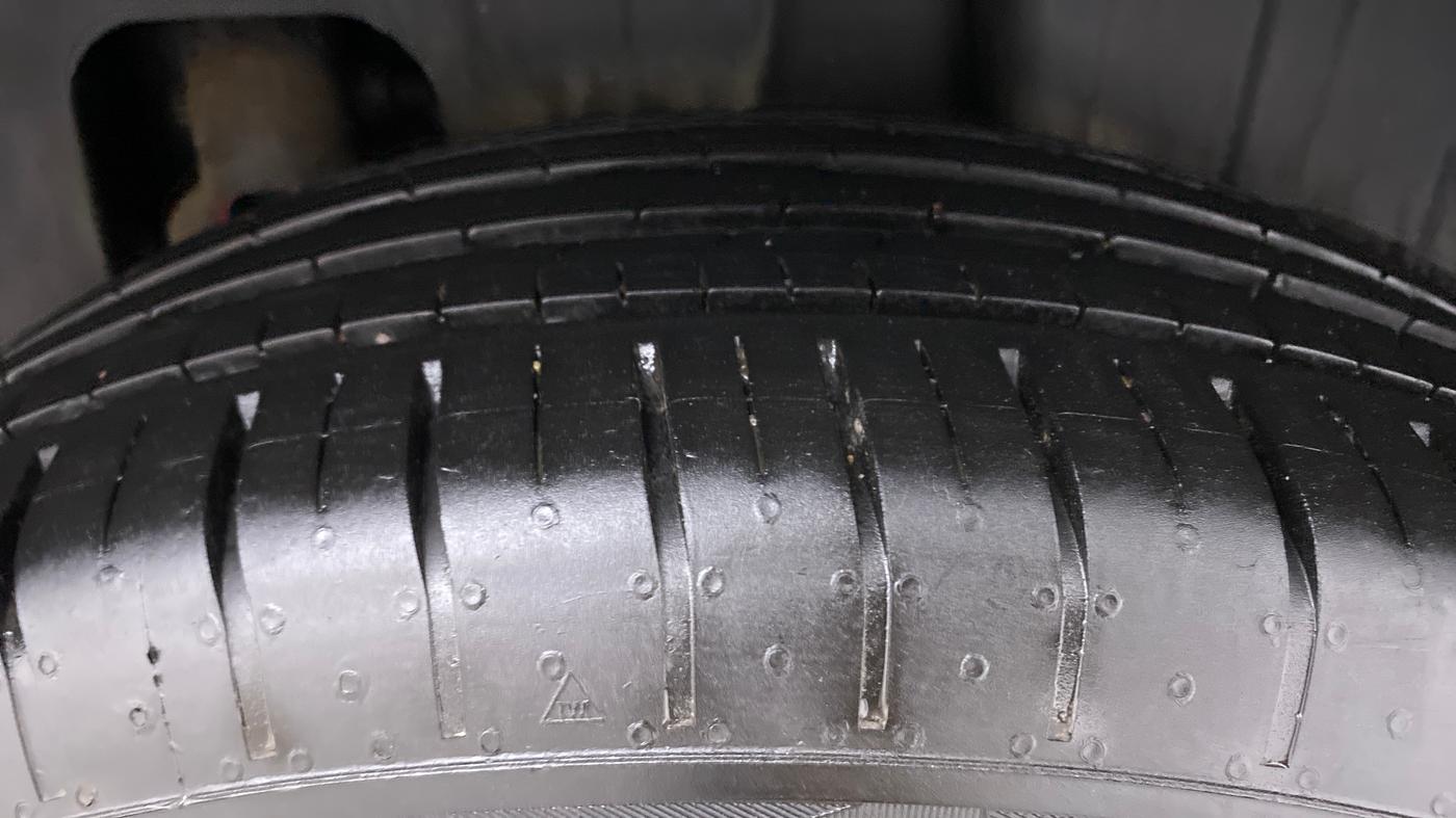 2021 Mahindra XUV300 1.2 W6 AT, Petrol, Automatic, 13,194 km, Left Rear Tyre Tread