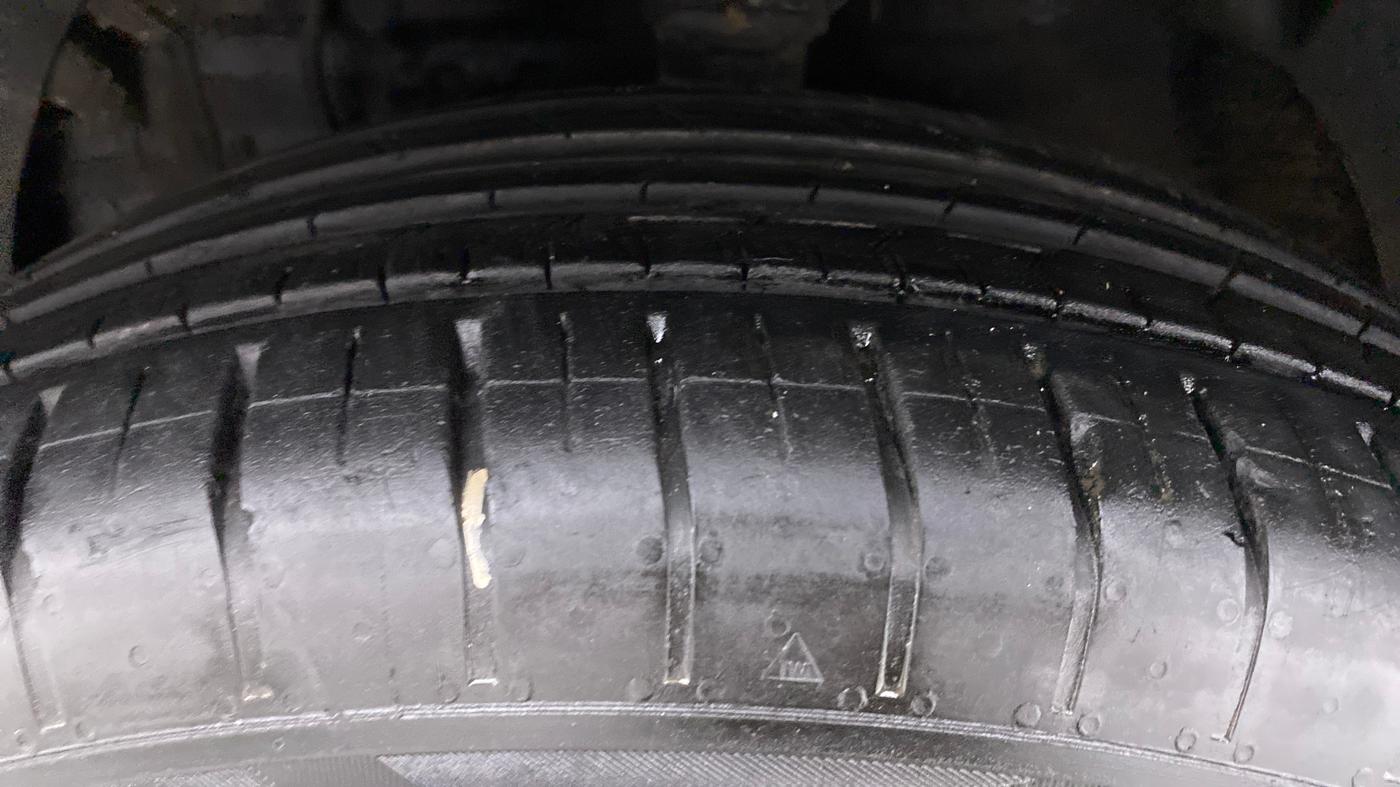 2021 Mahindra XUV300 1.2 W6 AT, Petrol, Automatic, 13,194 km, Left Front Tyre Tread