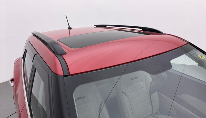 2021 Mahindra XUV300 1.2 W6 AT, Petrol, Automatic, 13,194 km, Roof
