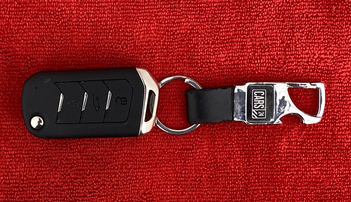 2021 Mahindra XUV300 1.2 W6 AT, Petrol, Automatic, 13,194 km, Key Close Up