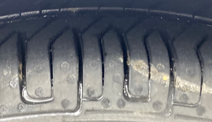 2013 Hyundai Eon MAGNA +, Petrol, Manual, 41,195 km, Right Front Tyre Tread