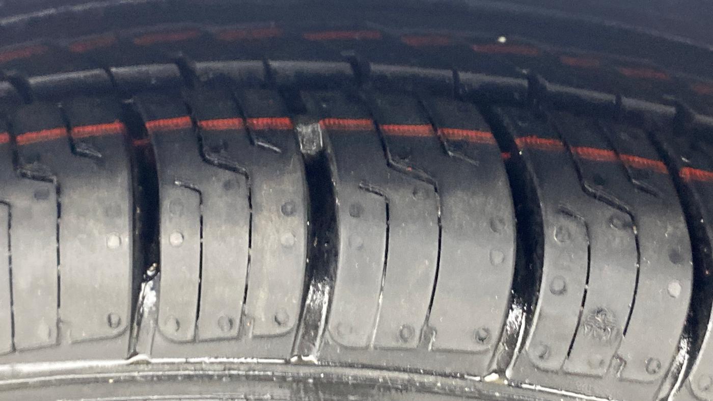 2013 Hyundai Eon MAGNA +, Petrol, Manual, 41,260 km, Right Rear Tyre Tread