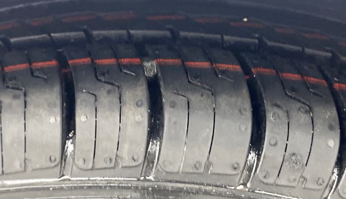 2013 Hyundai Eon MAGNA +, Petrol, Manual, 41,195 km, Right Rear Tyre Tread