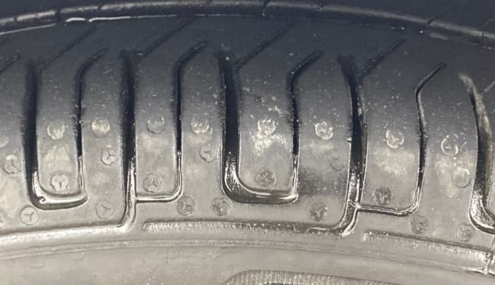 2013 Hyundai Eon MAGNA +, Petrol, Manual, 41,195 km, Left Front Tyre Tread