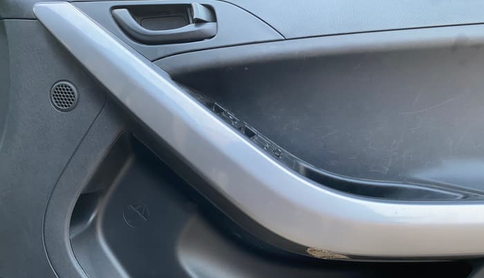 2023 Tata NEXON XM PLUS SUNROOF PETROL, Petrol, Manual, 85,759 km, Driver Side Door Panels Control