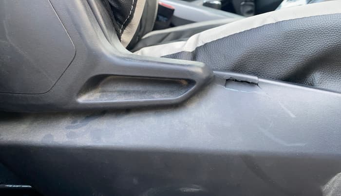 2023 Tata NEXON XM PLUS SUNROOF PETROL, Petrol, Manual, 85,759 km, Driver Side Adjustment Panel