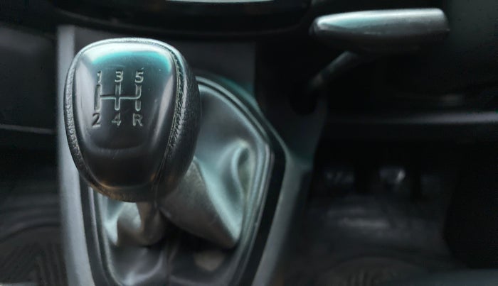 2018 Datsun Go T, Petrol, Manual, 62,784 km, Gear Lever