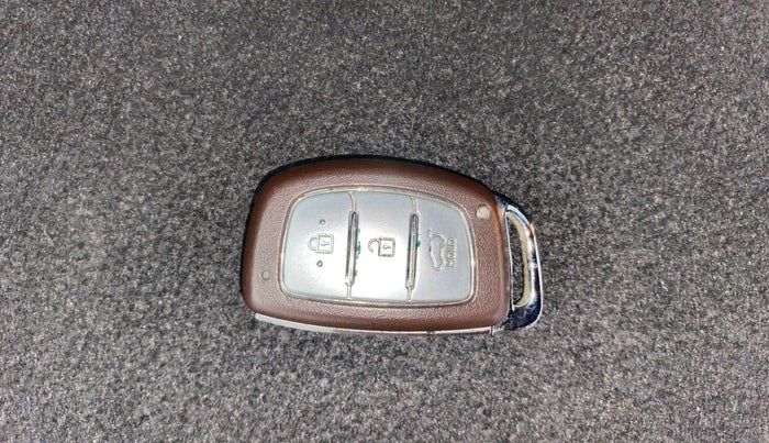 2017 Hyundai Creta SX PLUS AT 1.6 PETROL, Petrol, Automatic, 57,254 km, Key Close Up