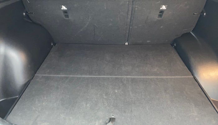 2017 Hyundai Creta SX PLUS AT 1.6 PETROL, Petrol, Automatic, 57,254 km, Boot Inside