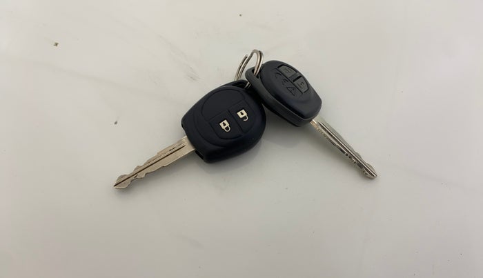 2023 Maruti BREZZA VXI AT SMART HYBRID, Petrol, Automatic, 47,903 km, Key Close Up