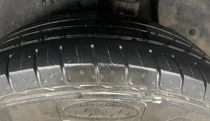 2017 Hyundai Creta SX PLUS 1.6 PETROL, Petrol, Manual, 34,982 km, Left Rear Tyre Tread