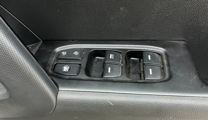 2017 Hyundai Creta SX PLUS 1.6 PETROL, Petrol, Manual, 34,982 km, Driver Side Door Panels Control