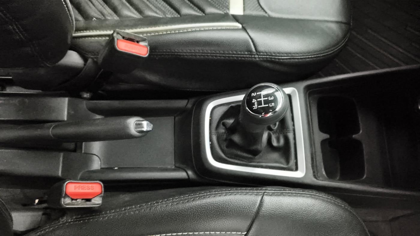 2019 Maruti Swift VXI, Petrol, Manual, 37,061 km, Gear Lever