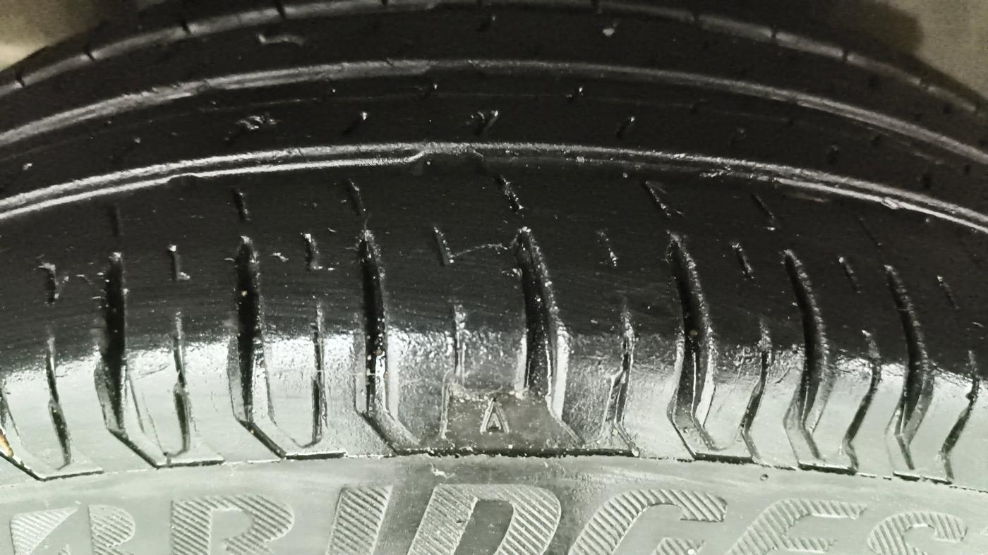 2019 Maruti Swift VXI, Petrol, Manual, 37,061 km, Right Rear Tyre Tread