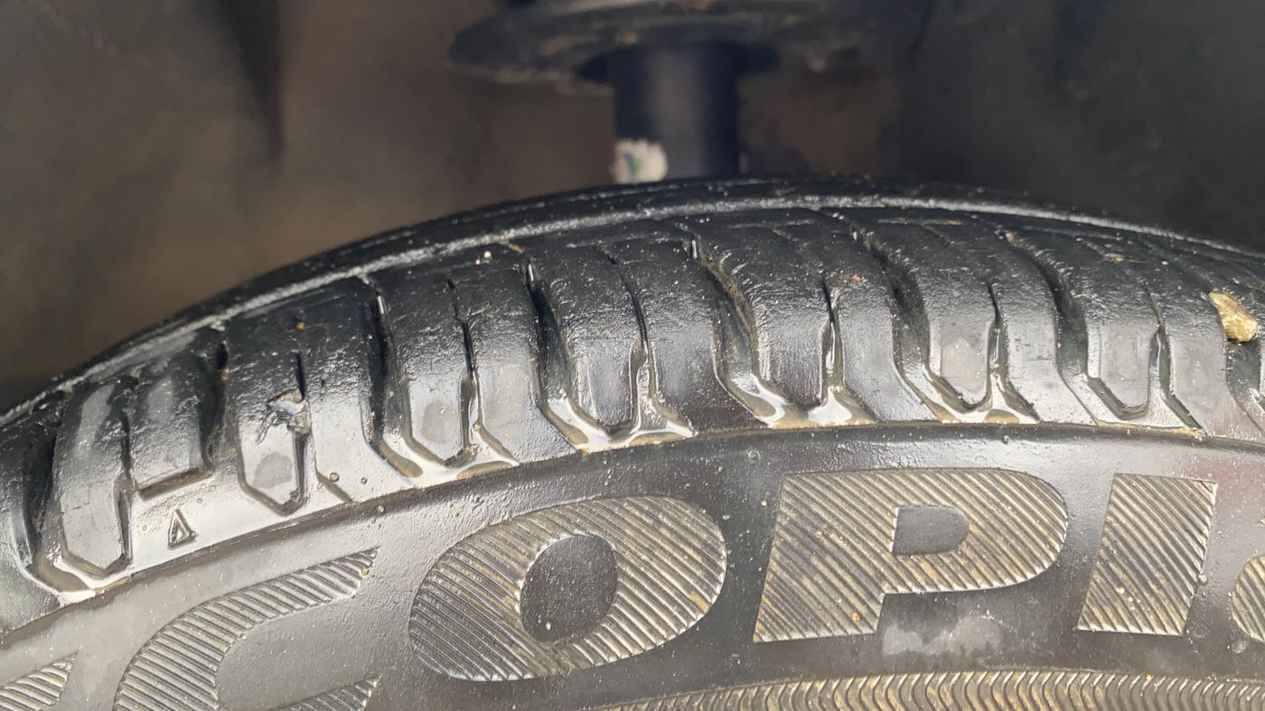 2019 Maruti Dzire VXI, Petrol, Manual, 21,769 km, Right Front Tyre Tread