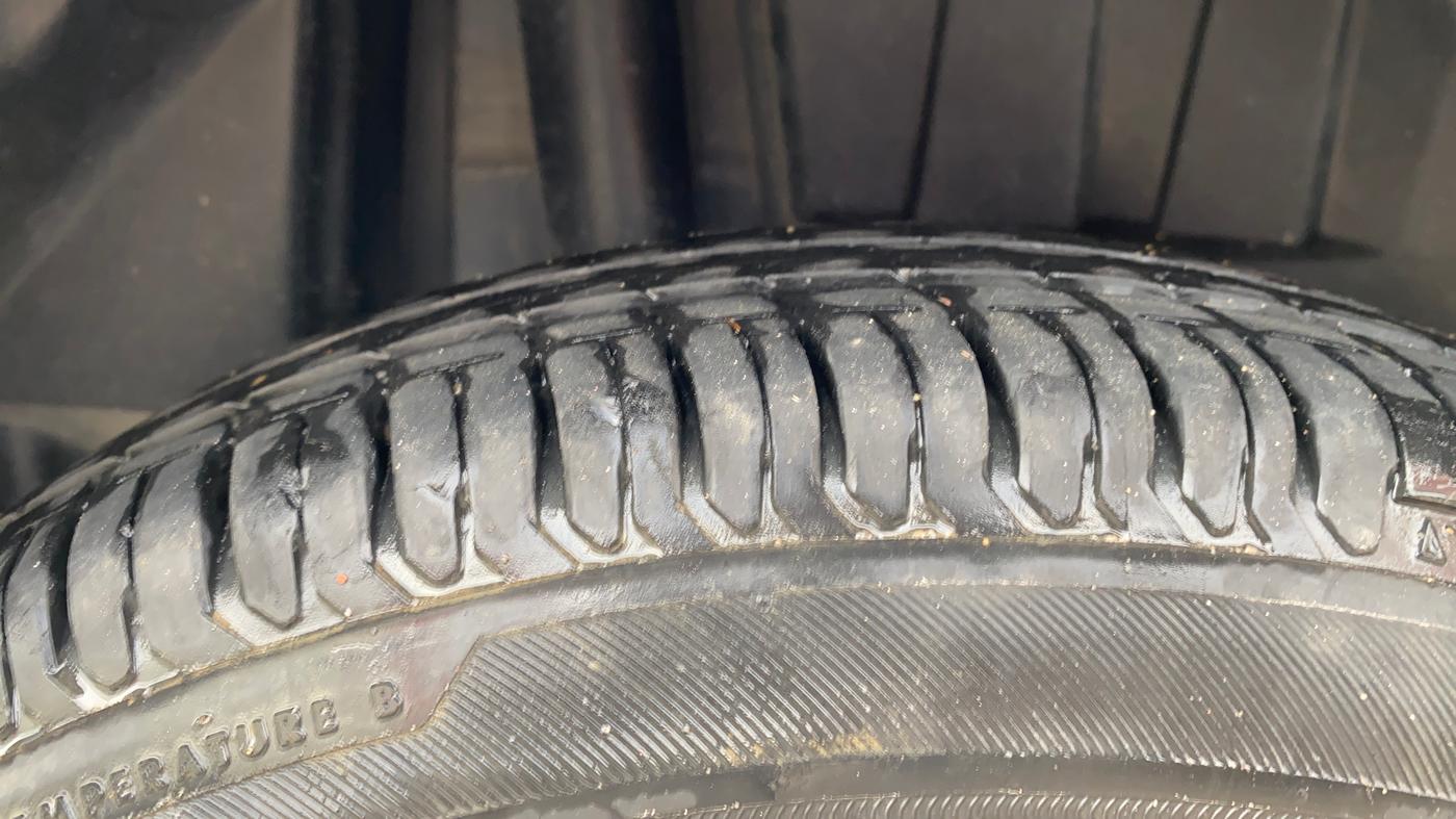 2019 Maruti Dzire VXI, Petrol, Manual, 21,769 km, Right Rear Tyre Tread