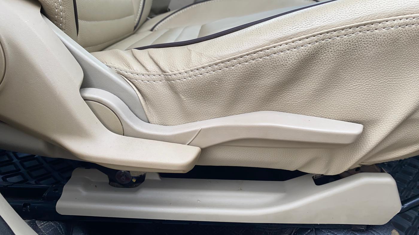 2019 Maruti Dzire VXI, Petrol, Manual, 21,769 km, Driver Side Adjustment Panel
