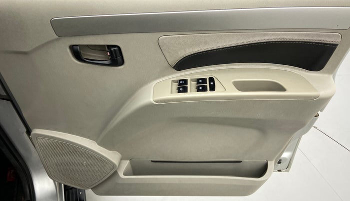 2017 Mahindra Scorpio S10 Intelli Hybrid 2WD, Diesel, Manual, 63,642 km, Driver Side Door Panels Control