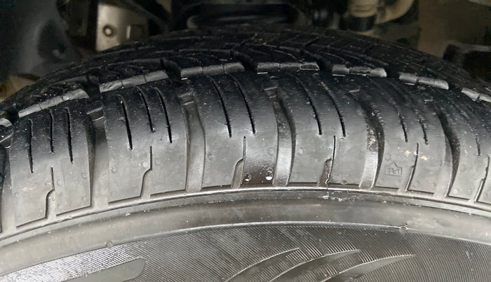 2017 Mahindra Scorpio S10 Intelli Hybrid 2WD, Diesel, Manual, 63,642 km, Right Front Tyre Tread