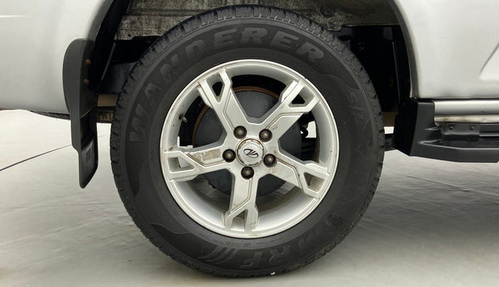 2017 Mahindra Scorpio S10 Intelli Hybrid 2WD, Diesel, Manual, 63,642 km, Right Rear Wheel