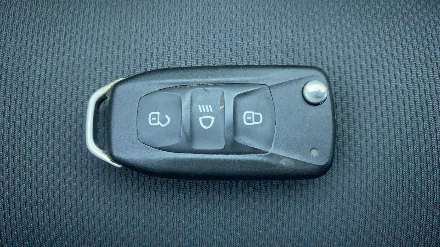 2019 Tata NEXON XM PETROL, Petrol, Manual, 22,077 km, Key Close Up