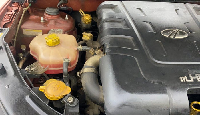 2017 Mahindra XUV500 W10, Diesel, Manual, 99,576 km, Engine View - Right