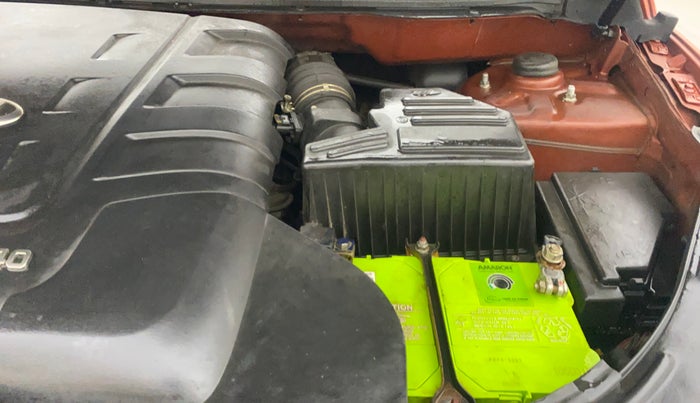 2017 Mahindra XUV500 W10, Diesel, Manual, 99,576 km, Engine View - Left