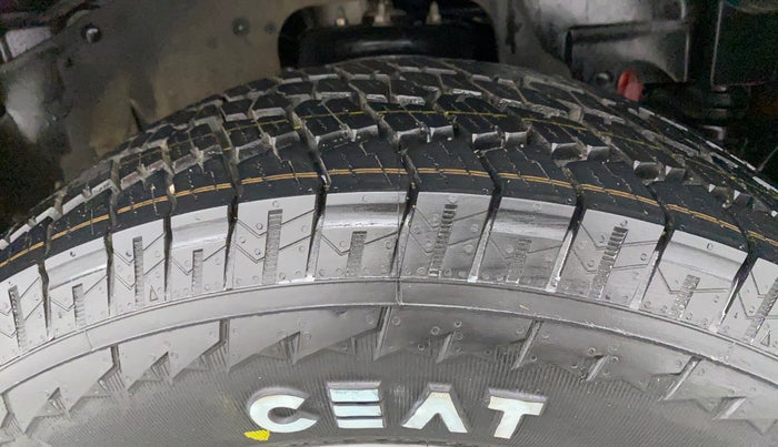 2021 Mahindra Thar LX HT PETROL 4WD MT, Petrol, Manual, 42,054 km, Right Front Tyre Tread