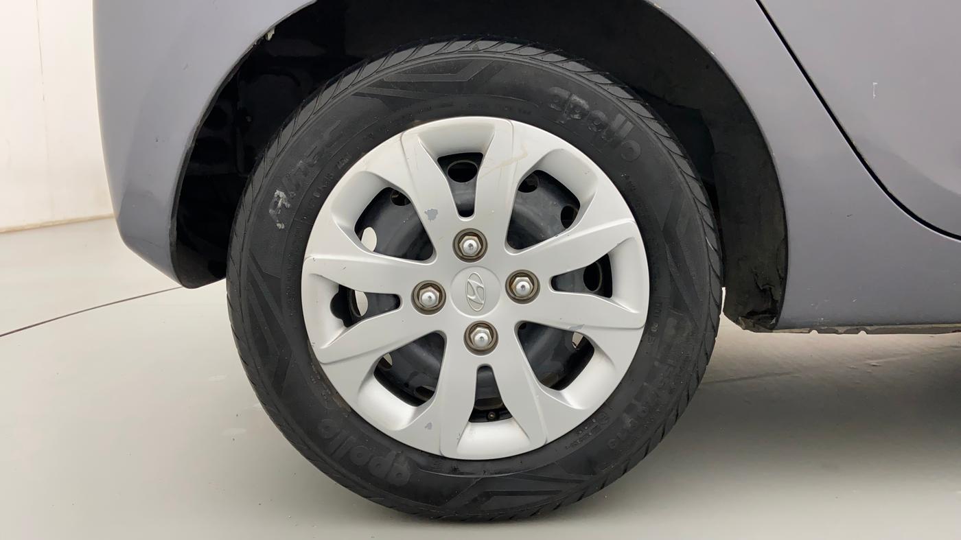 2015 Hyundai Eon MAGNA +, Petrol, Manual, 49,679 km, Right Rear Wheel
