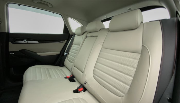 2019 KIA SELTOS GTX 1.4 GDI AT PETROL, Petrol, Automatic, 32,919 km, Right Side Rear Door Cabin