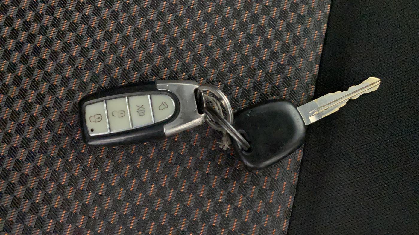 2021 Maruti S PRESSO LXI CNG, CNG, Manual, 78,653 km, Key Close Up
