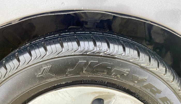 2018 Maruti Celerio VXI CNG, CNG, Manual, 60,083 km, Right Front Tyre Tread