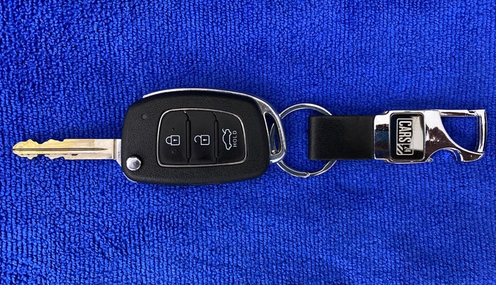 2020 Hyundai AURA S 1.2 CNG, CNG, Manual, 36,020 km, Key Close Up