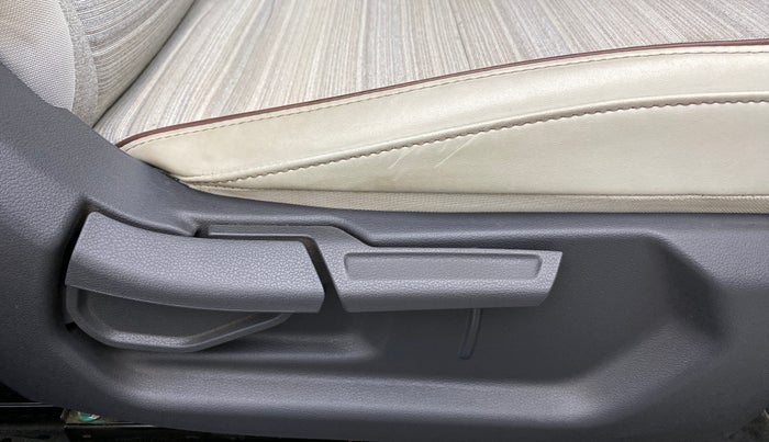 2020 Hyundai AURA S 1.2 CNG, CNG, Manual, 36,020 km, Driver Side Adjustment Panel