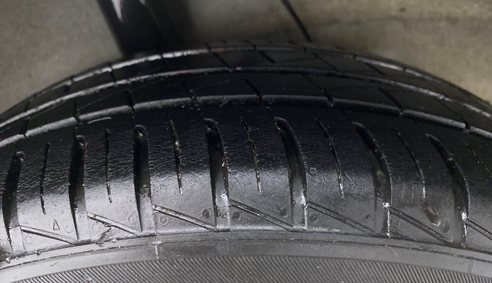 2020 Hyundai AURA S 1.2 CNG, CNG, Manual, 36,020 km, Right Rear Tyre Tread